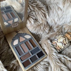 Pretty Vulgar Nightingale Eyeshadow Palette